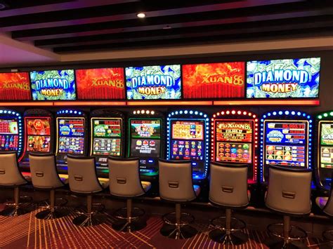 Slot machine payouts Slot machine odds are some of the worst, ranging from a one-in-5,000 to one-in-about-34-million chance of winning the top prize when using the maximum coin play